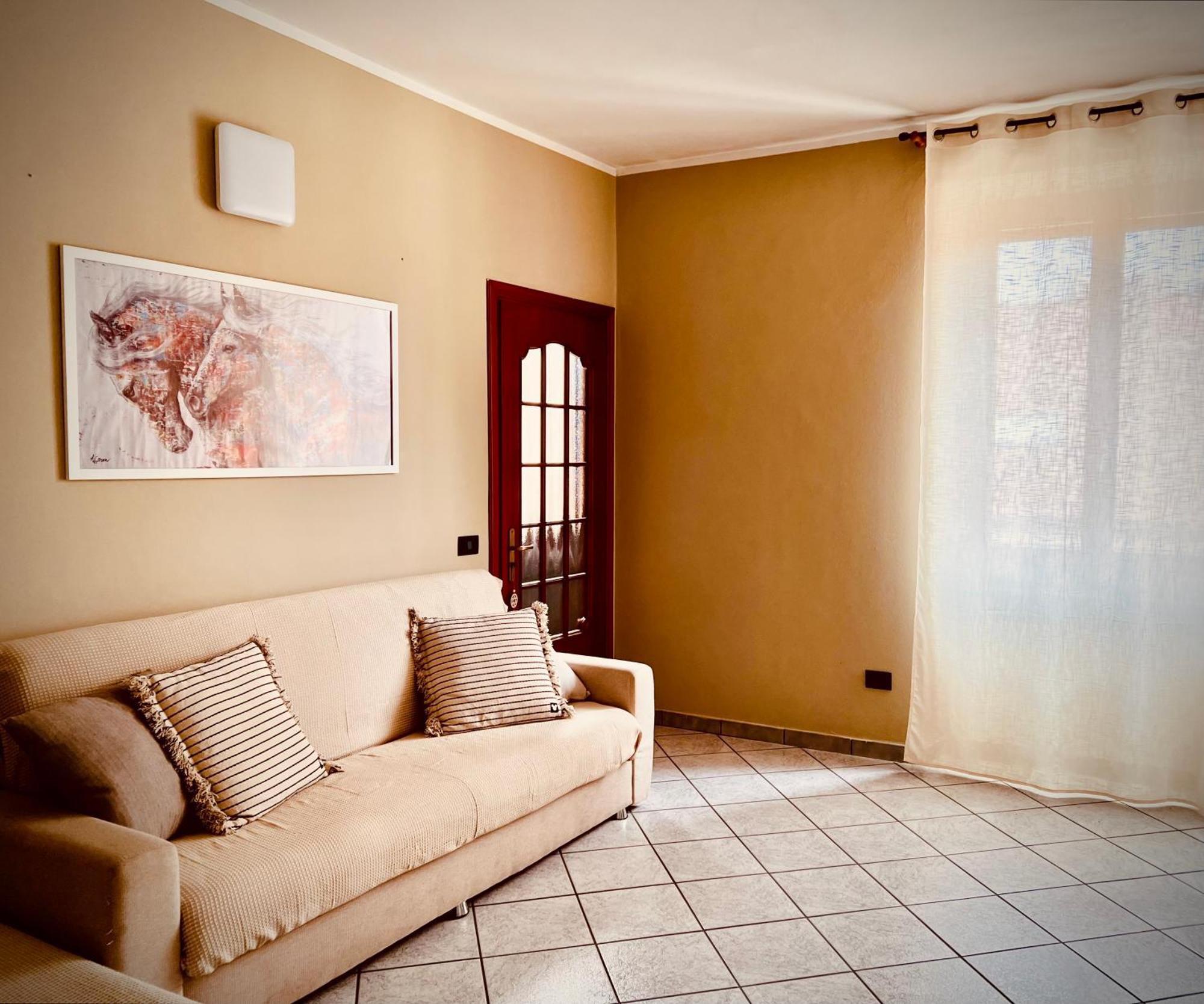 Appartamento In Centro Storico "La Casa Di Cri" Asti Dış mekan fotoğraf